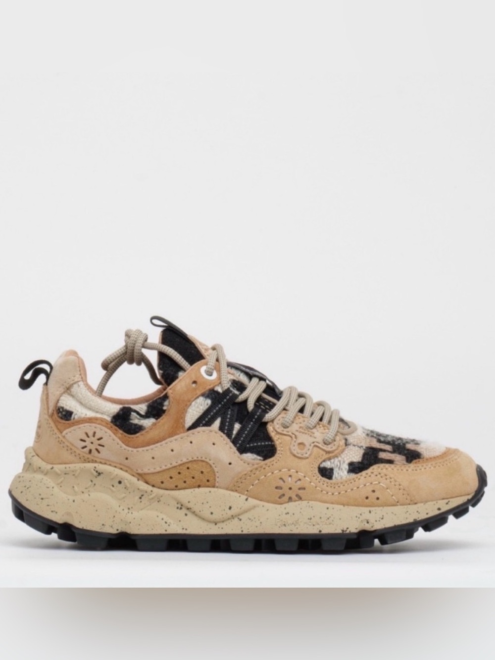NWT Flower Mountain Yamano 3 Sneaker in Cappuccino Black